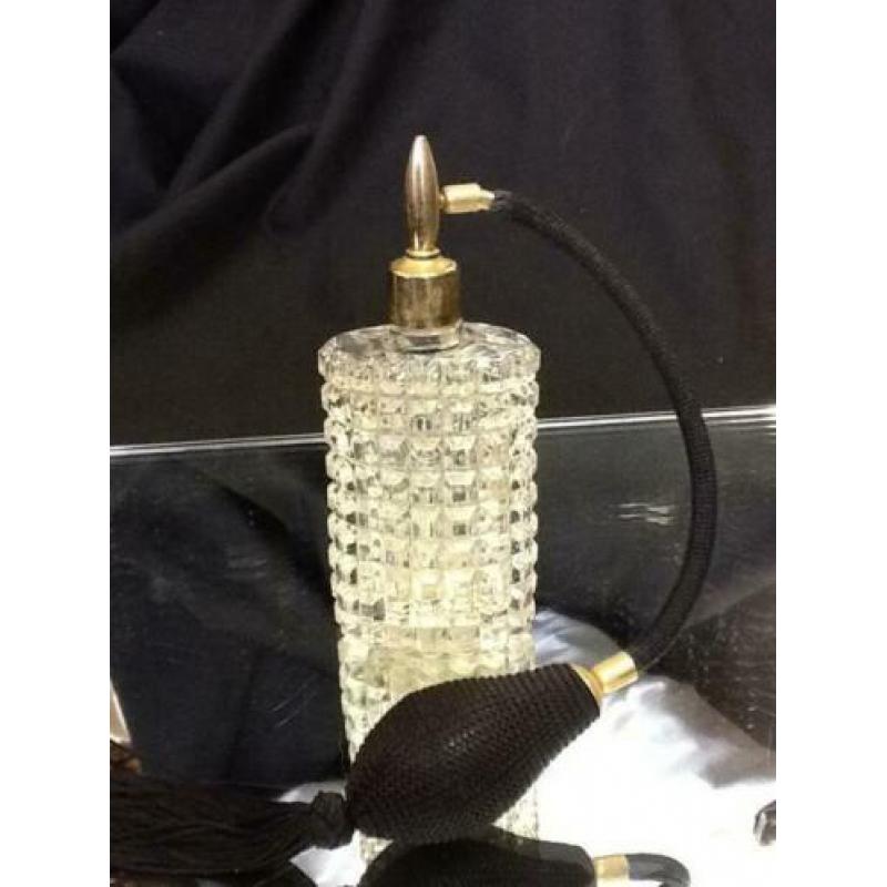 Oude parfumverstuiver ca 14 cm hoog