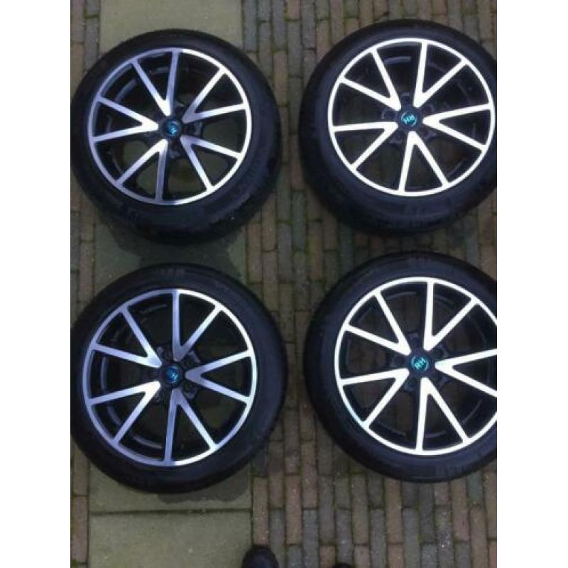 4 prachtige LM 17” velgen RH DE Sports en Vredestein banden