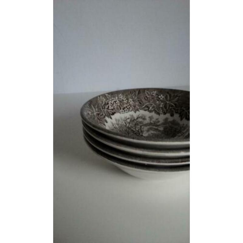 4 schaaltjes English Ironstone tableware