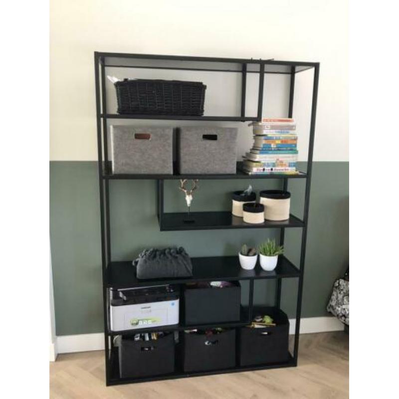Wandkast Woood zwart strak design