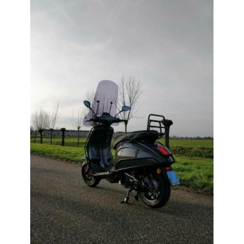 Vespa sprint agaat grijs full option 2020!