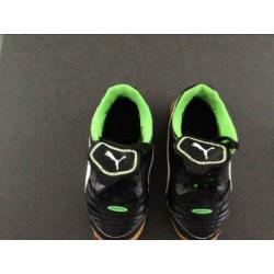 Nieuwe sandalen met sokjes en NIKE puma schoenen maat 22
