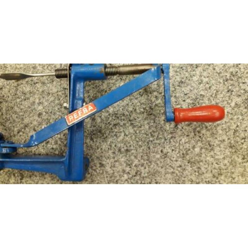 Vintage schilapparaat (peeler)