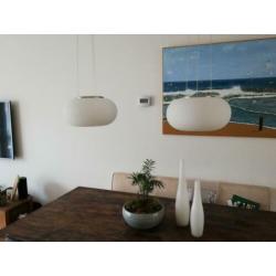 2 melkglazen hanglampen