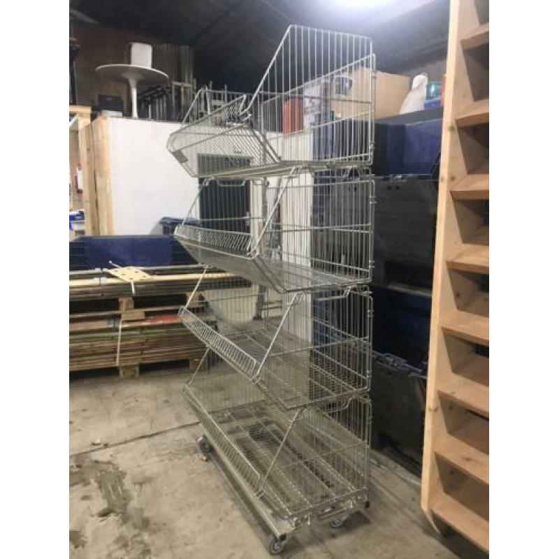 Draadmanden 4 hoog op wielen