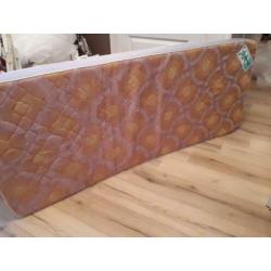 Noodbed + matras