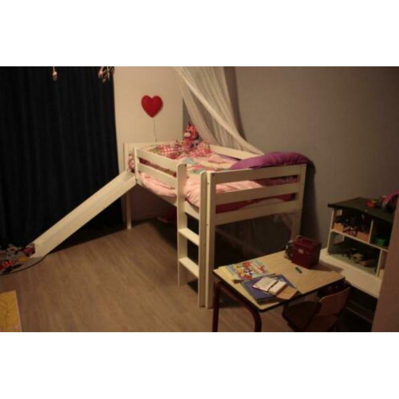 Halfhoogslaper met glijbaan 200 x 90 cm