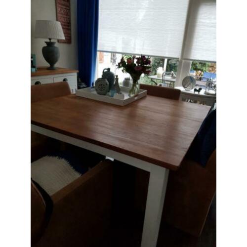 Te koop een zo goed als nieuw Eethoek met 4 suède stoelen