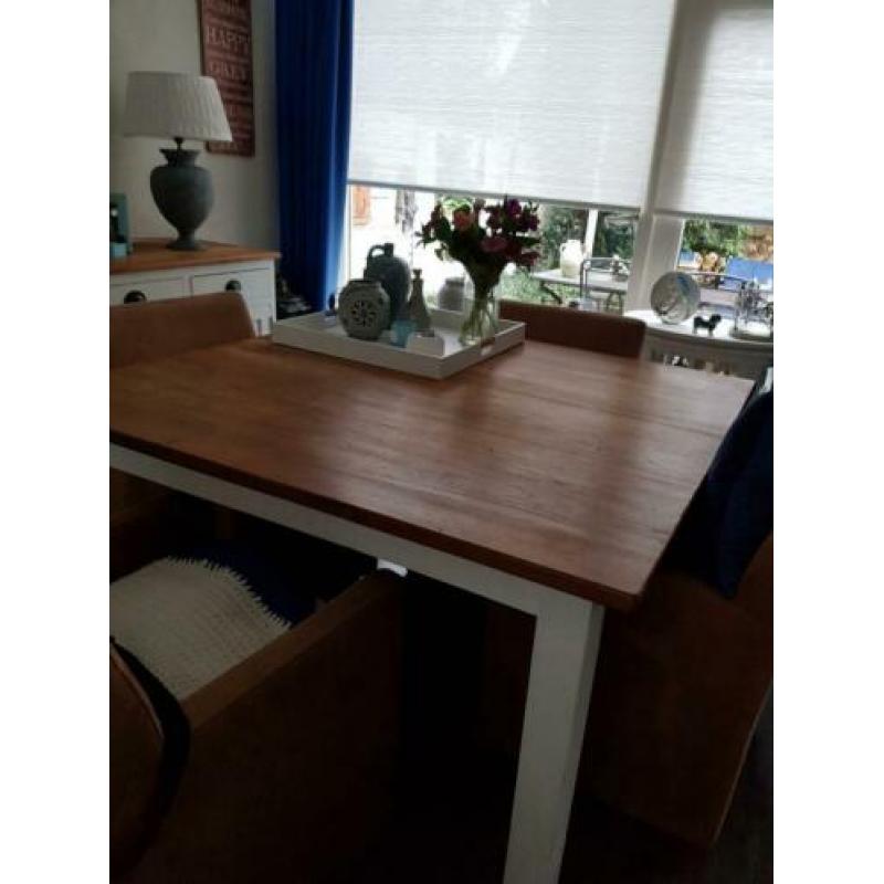 Te koop een zo goed als nieuw Eethoek met 4 suède stoelen