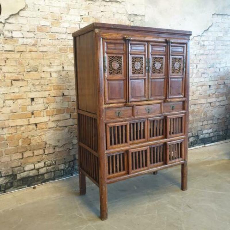 Chinese kast 140 jr oud i.z.g.s ( bezorgen mogelijk )
