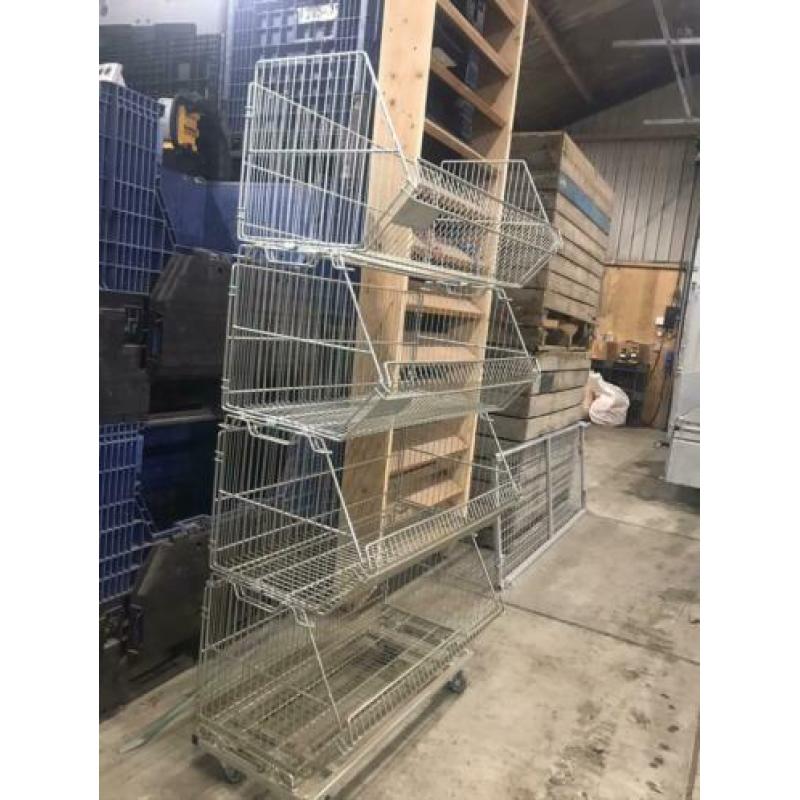 Draadmanden 4 hoog op wielen