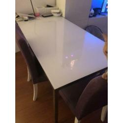 Eetkamer tafel