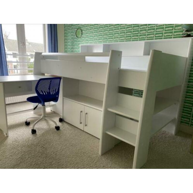 Halfhoogslaper met bureau Swan met matras
