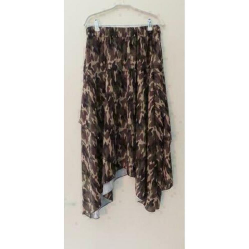Typical Jill camouflage rok maat M