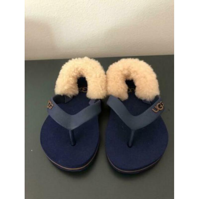 Uggs slippers maat 20 NIEUW