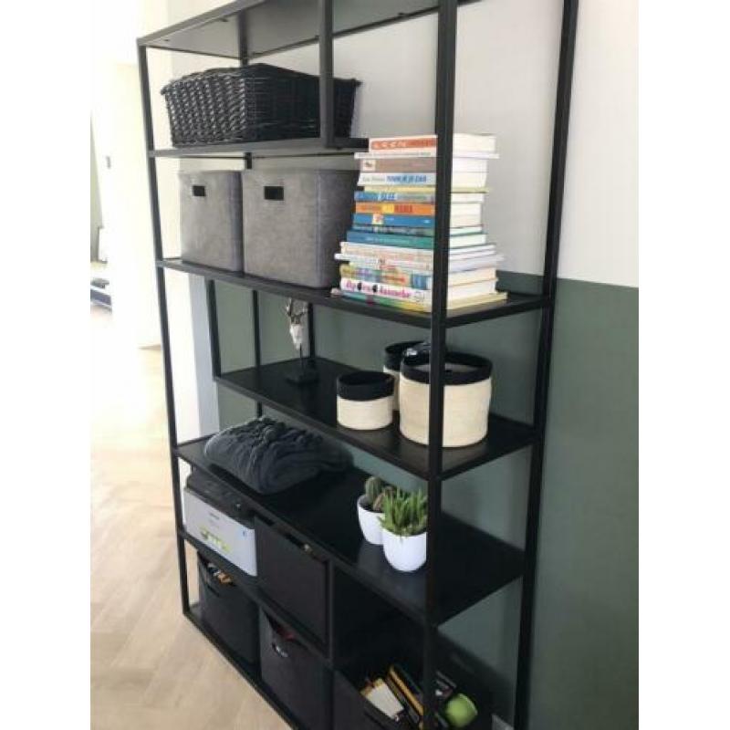 Wandkast Woood zwart strak design