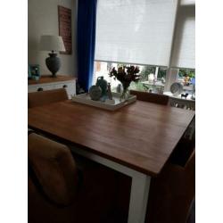Te koop een zo goed als nieuw Eethoek met 4 suède stoelen