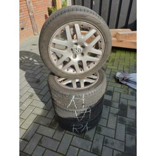 4 velgen + banden 5x100 (komen van een VW Polo)