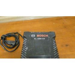Bosch acculader met accu's bij Drenth In- en Verkoop Veendam