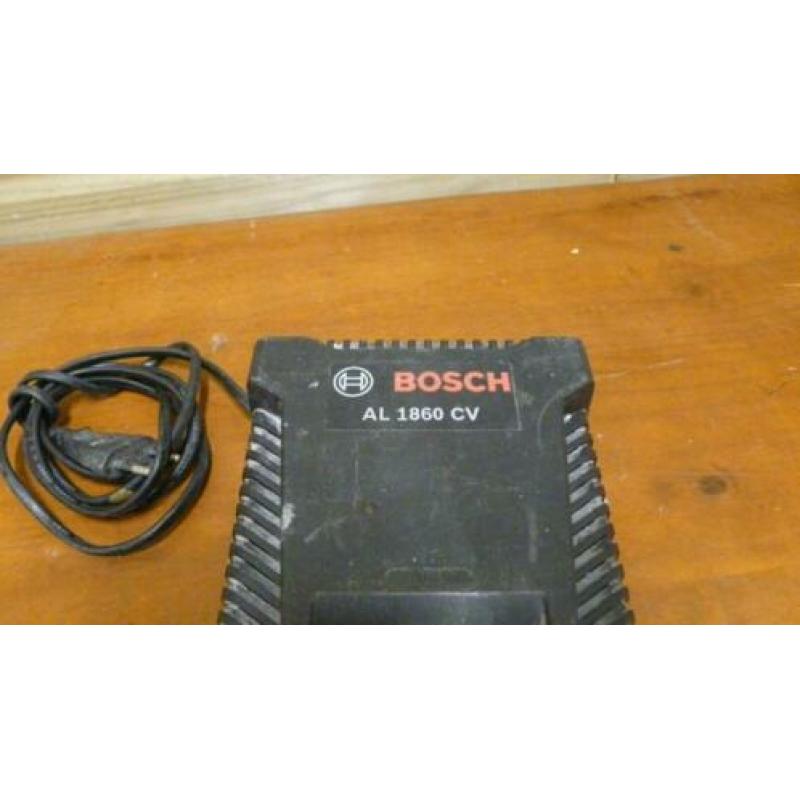 Bosch acculader met accu's bij Drenth In- en Verkoop Veendam