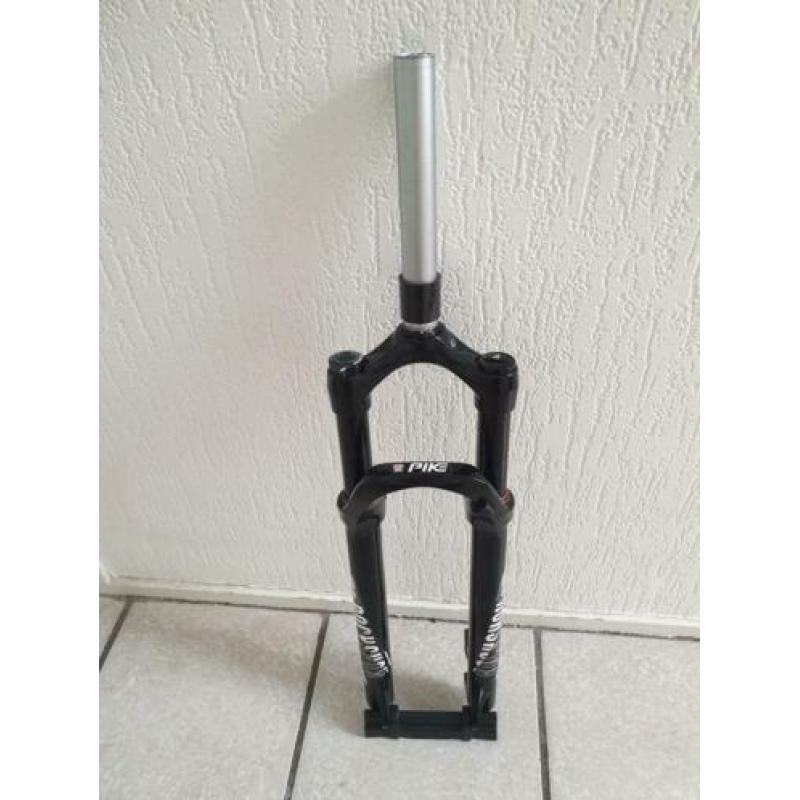 rockshox voorvork 29" pike. 1 1/8" 100mm - Zwart