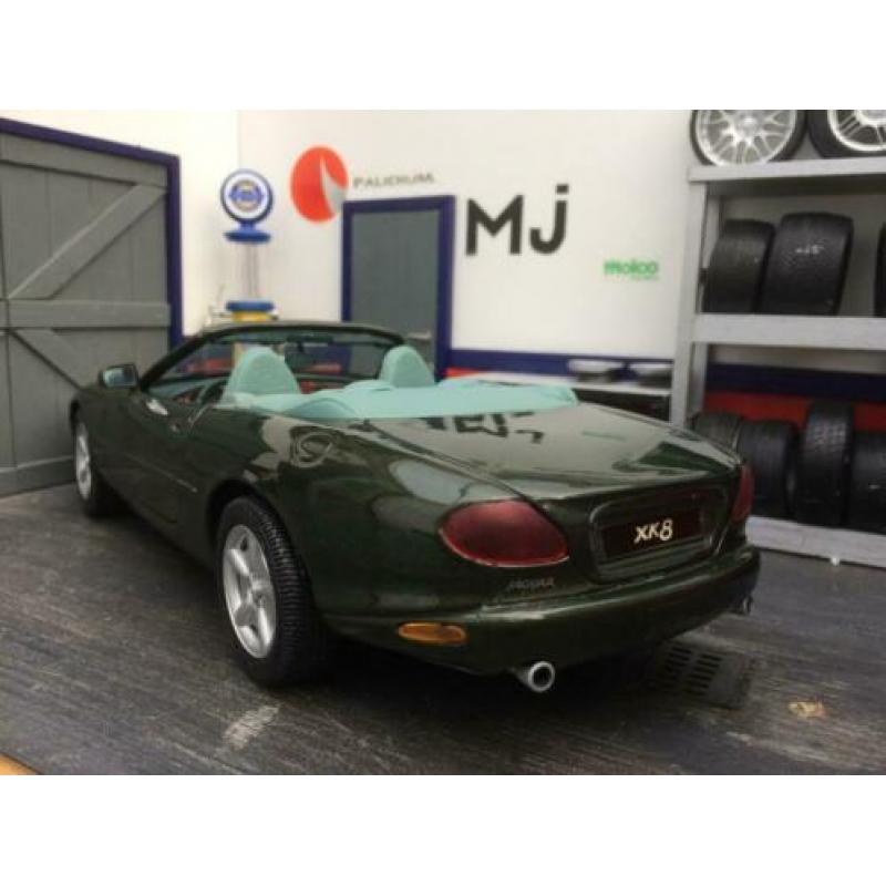 Jaguar XK8 (1996) Green 1:18 Maisto MJ
