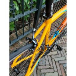 Chaka magos racefiets met sora 2018 groep