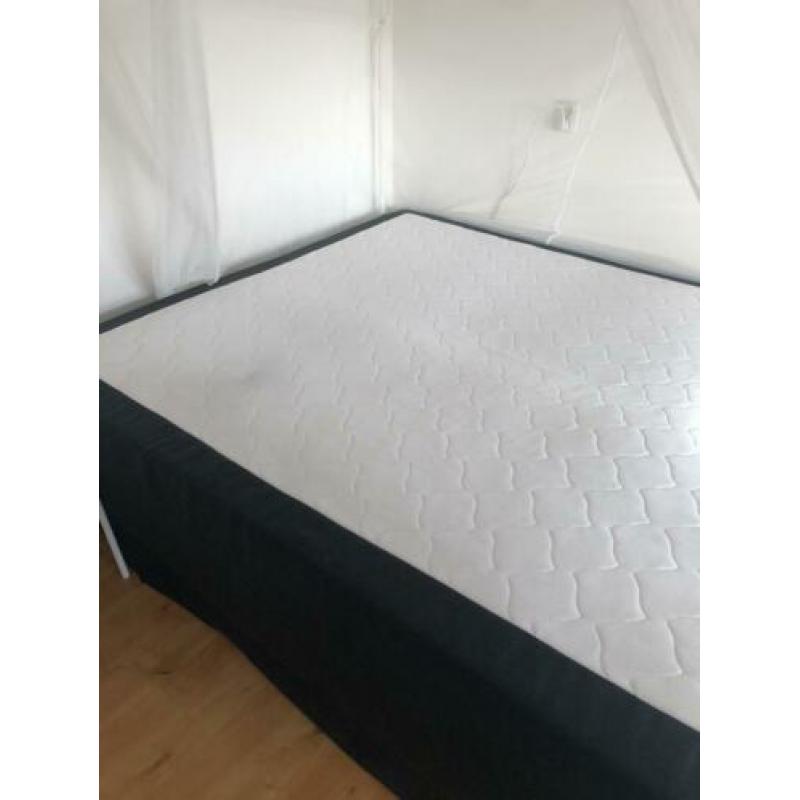 Boxspring 160x200 met topper