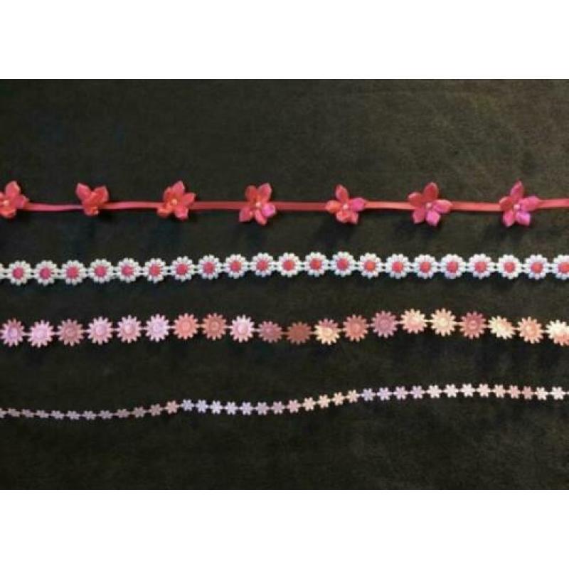 Bloemetjes lint roze satijnlint madeliefjes geborduurd