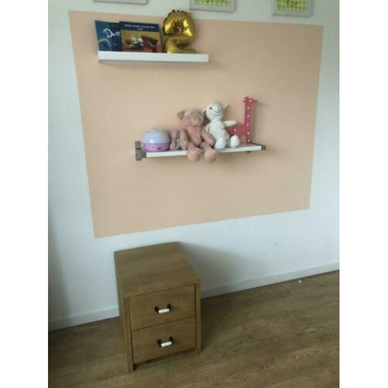 Leuk kastje voor kinderkamer