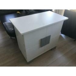 Ledikant en commode