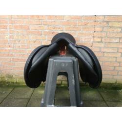 Fouganza 17,5 inch lederen zadel