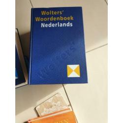 woordenboek nederlands , engels- nederlands en nederlands -