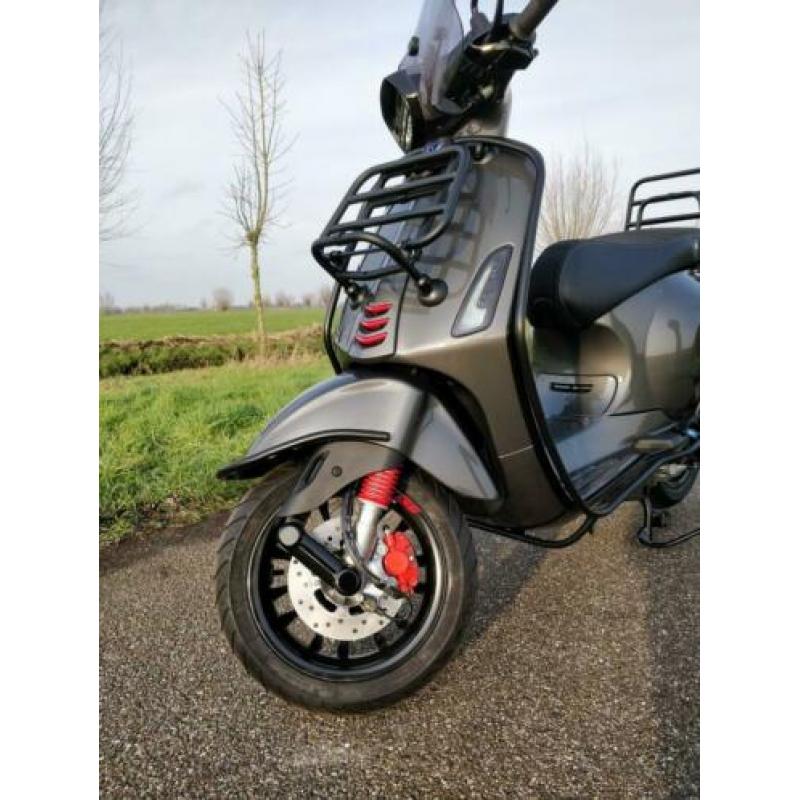 Vespa sprint agaat grijs full option 2020!
