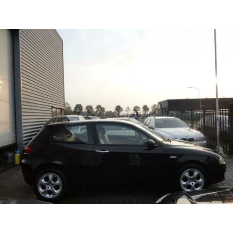 Alfa Romeo 147 1.6 T.Spark Veloce Collezione 3 deurs,AIRCO,C