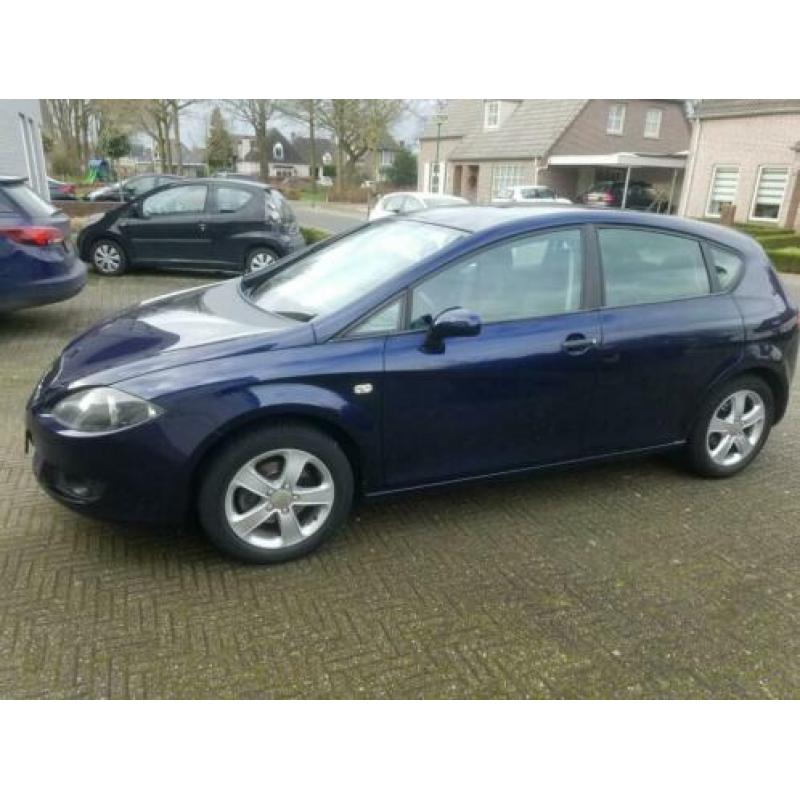 Seat Leon 1.6 75KW 2008 Blauw + LPG G3 installatie