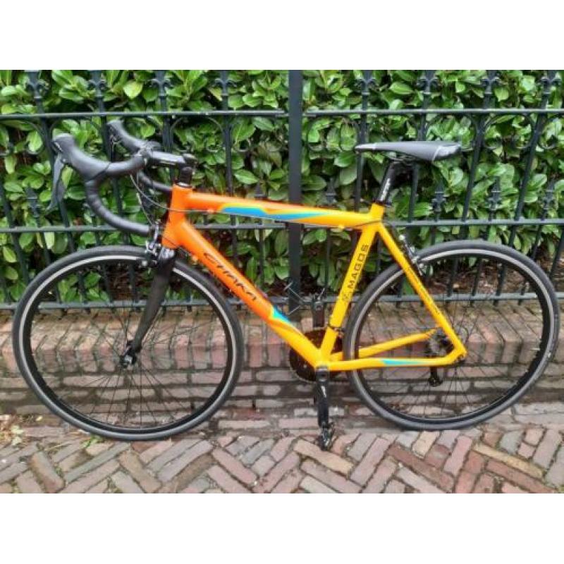 Chaka magos racefiets met sora 2018 groep