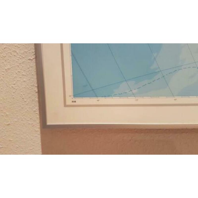 KLM Poster van de wereld in aluminium lijst