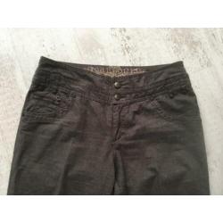 Leuke bruine pantalon van Carbone maat 42
