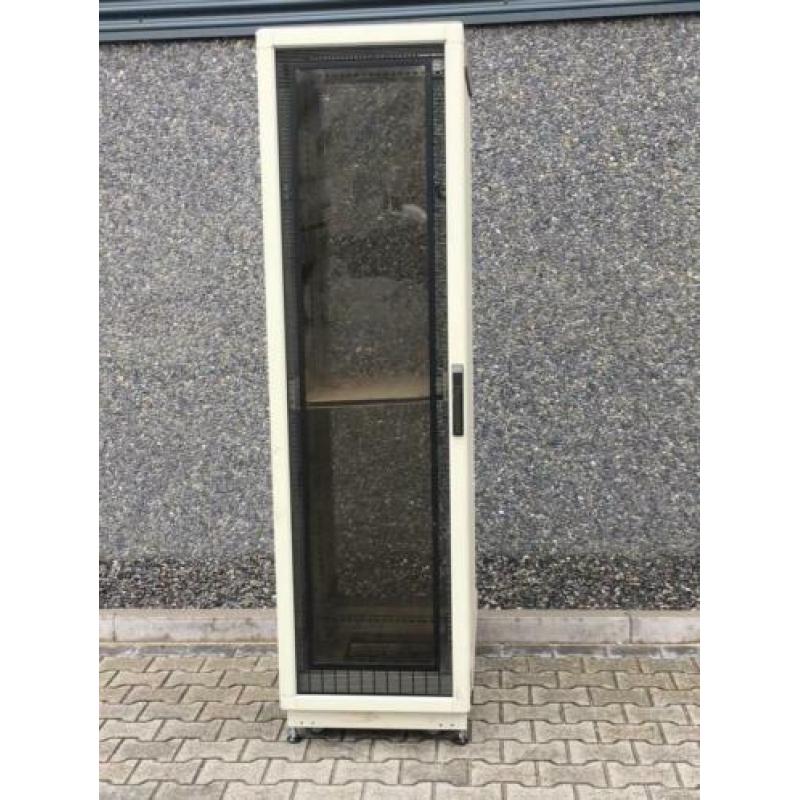 Patchkast Gebruikt 59x215x85cm €125 ex