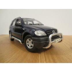 Mercedes-Benz ML320 Maisto 1:18