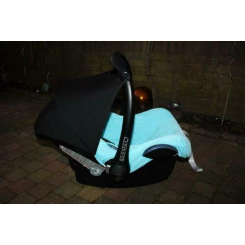 Maxi cosi is makkelijk mee te nemen of voor tweede auto enz