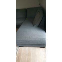 grijze stoffen hoekbank met longchair (rechts) Woood