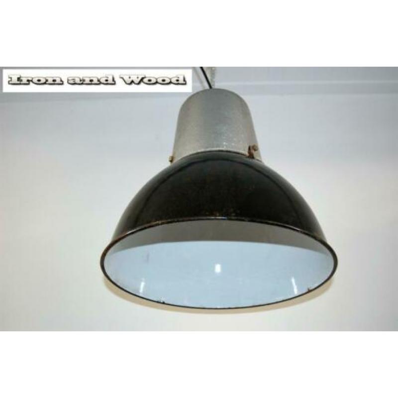 Zwarte emaille industriele lamp / fabriekslamp H38 D35