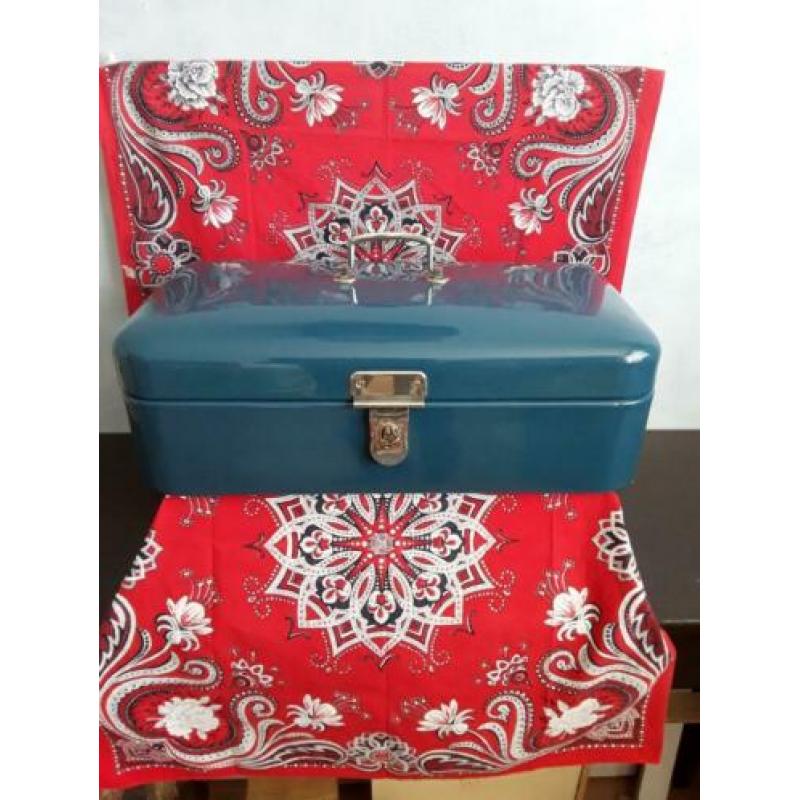 Mooie emaille petrol-blauwe broodtrommel/ en meer !!!!!!!!!