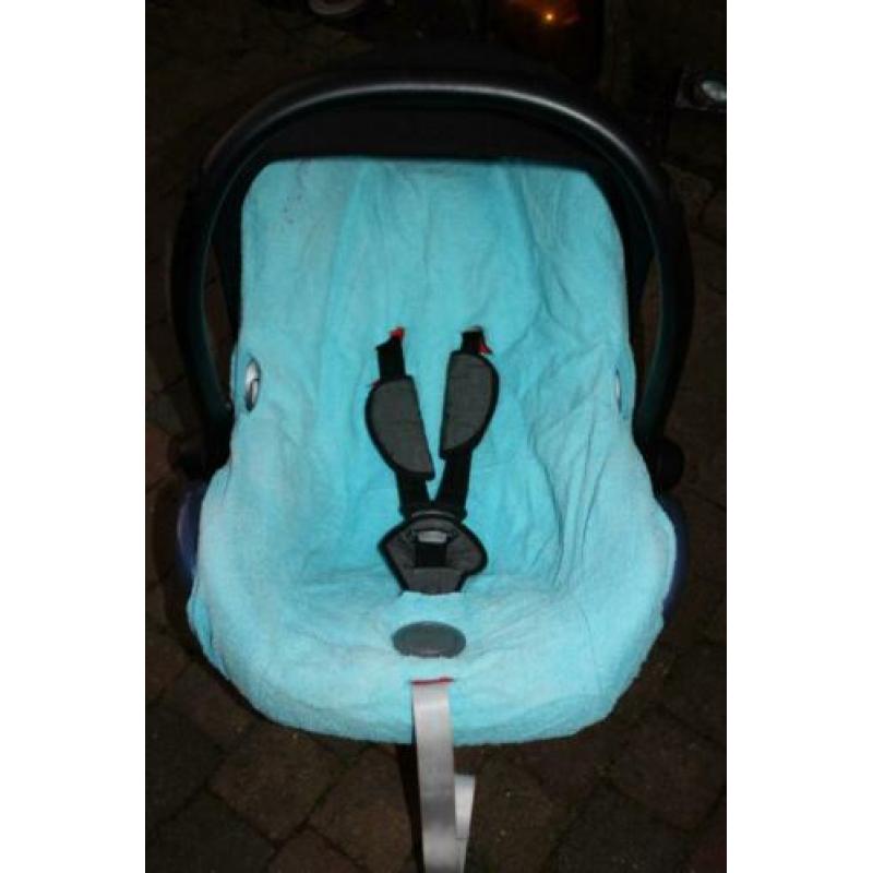 Maxi cosi is makkelijk mee te nemen of voor tweede auto enz
