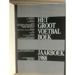 Het groot voetbalboek jaarboek 1988