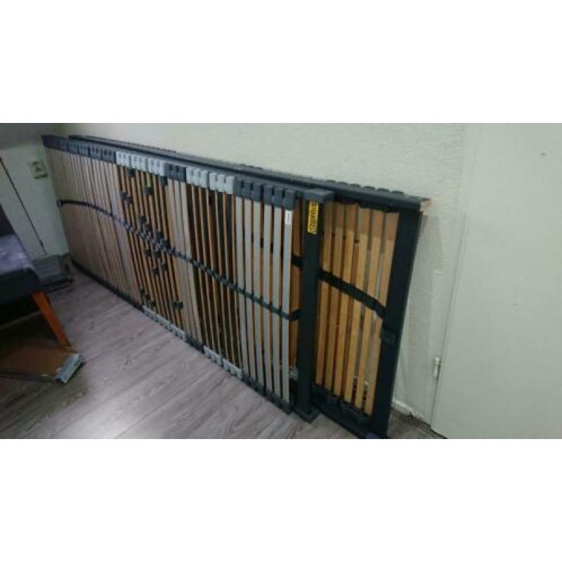 Twee lattenbodems 0.80x2.10