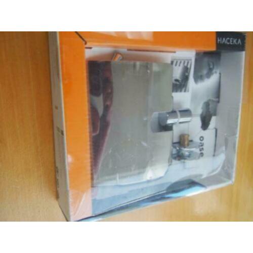 064 Haceka Adoria Oase, closetrolhouder radiatorbevestiging