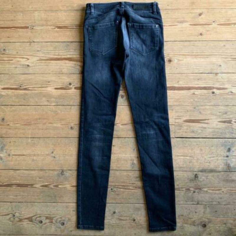 * SUPERTRASH, mt 25 * Grijze skinny jeans Pacey, zgan!